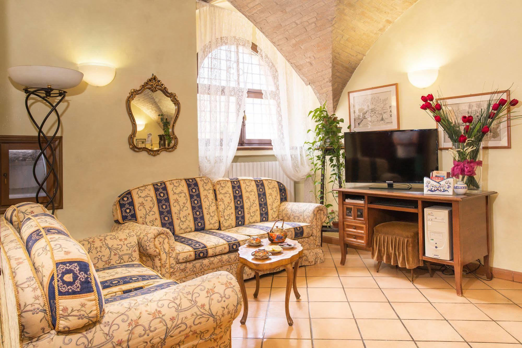 Albergo Ancajani Асизи Екстериор снимка